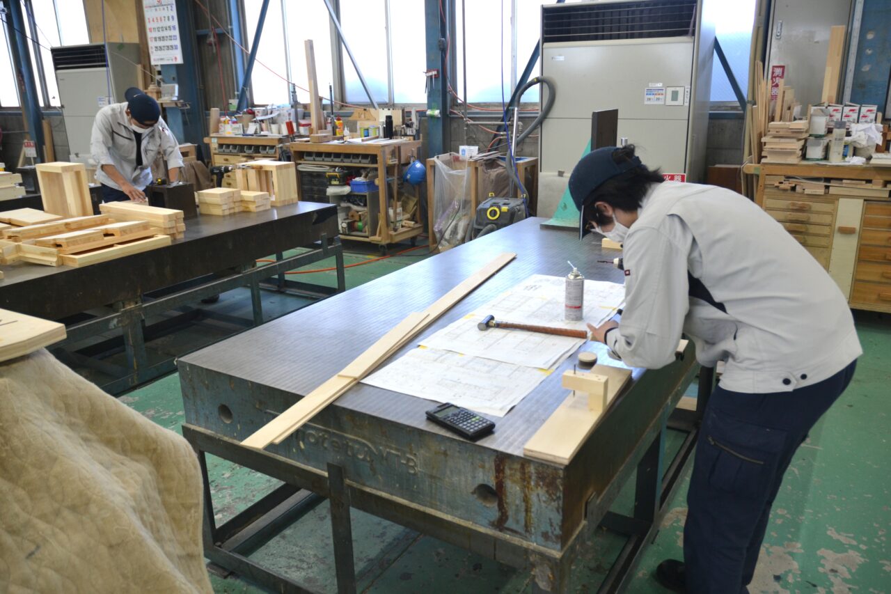 人材育成の方針について｜木型事業部の作業風景